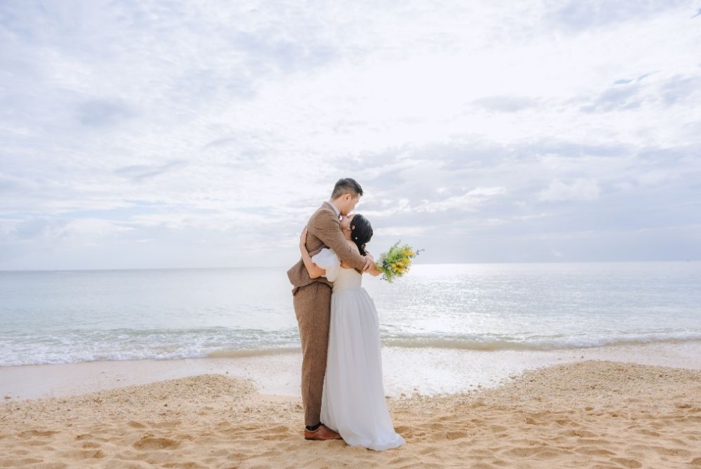 beach shot_hug
